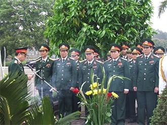 Dâng hương tưởng niệm Đại tướng Chu Huy Mân - ảnh 1